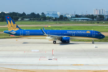 VN-A618 - Vietnam Airlines Airbus A321 NEO