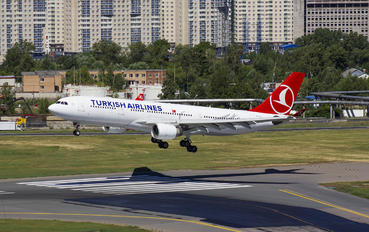 TC-JIT - Turkish Airlines Airbus A330-200