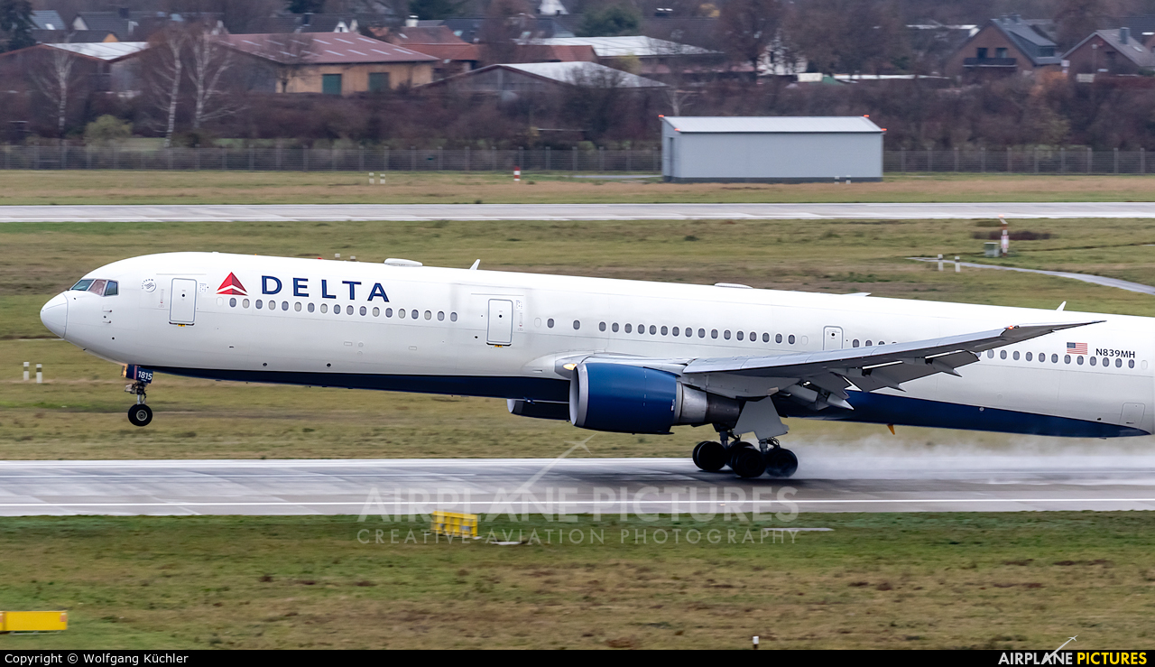 Delta Air Lines N839MH aircraft at Düsseldorf