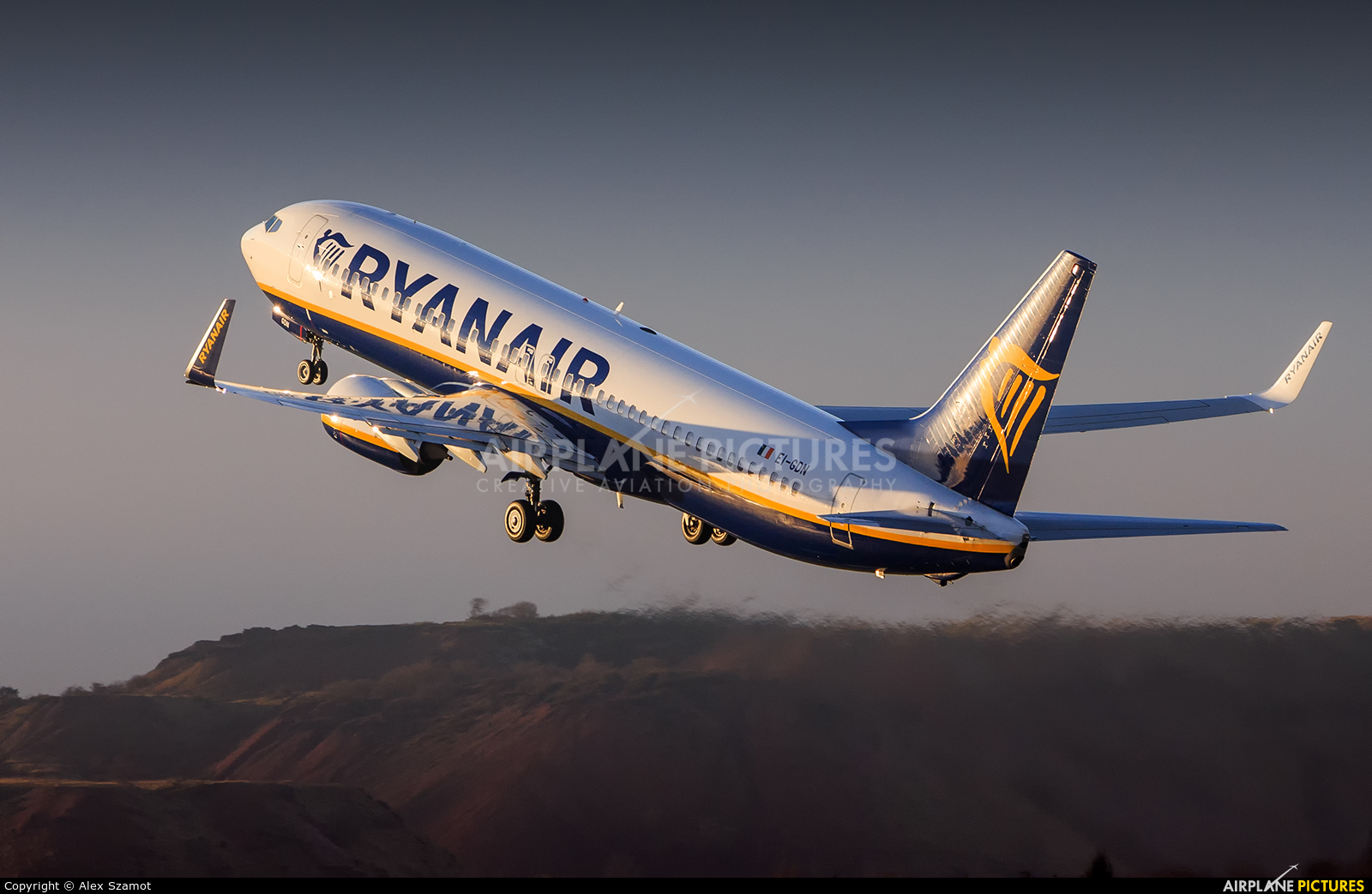 Ryanair EI-GDN aircraft at Edinburgh