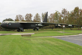 56-0687 - USA - Air Force Boeing B-52D Stratofortress