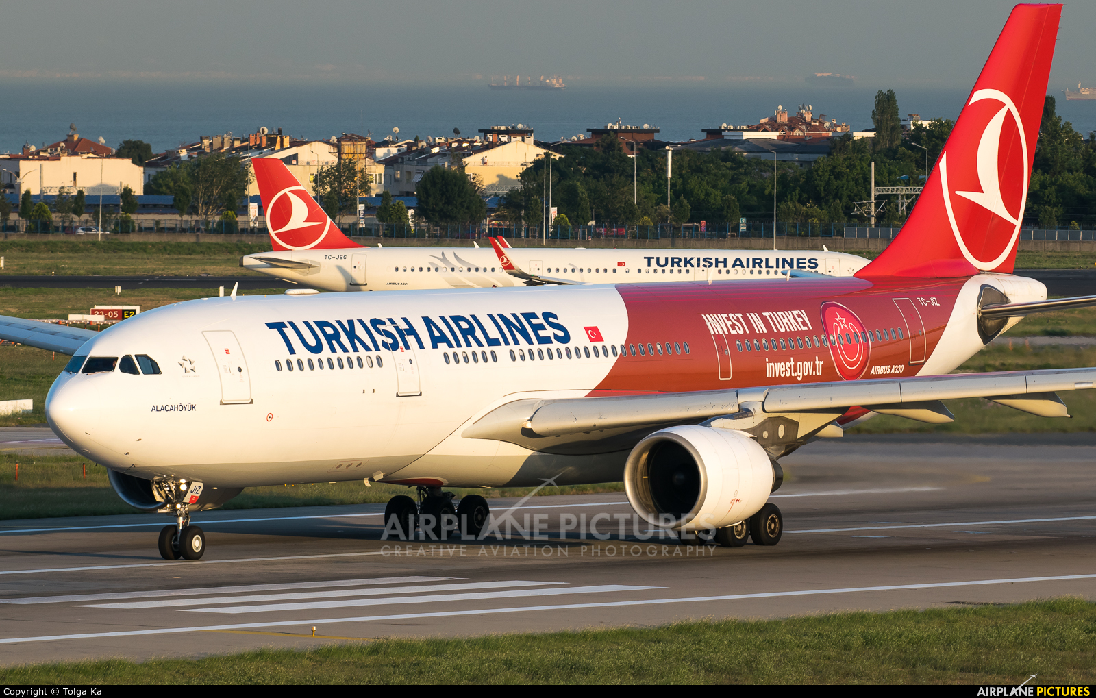 Turkish Airlines TC-JIZ aircraft at Istanbul - Ataturk