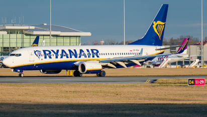 SP-RSH - Ryanair Sun Boeing 737-8AS