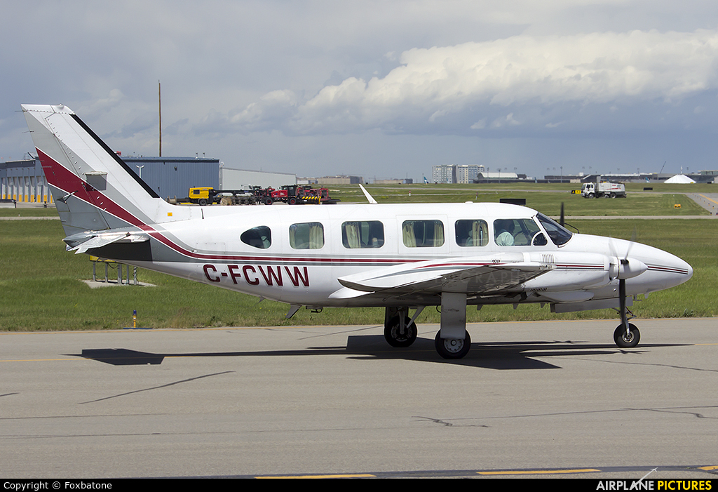  C-FCWW aircraft at Calgary Intl, AB