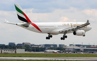 A6-EKY - Emirates Airlines Airbus A330-200