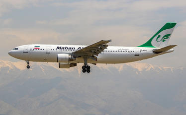 EP-MMO - Mahan Air Airbus A300