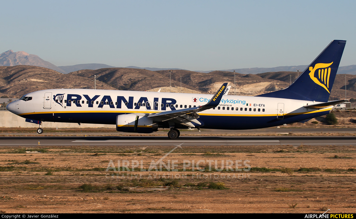 Ryanair EI-EFA aircraft at Alicante - El Altet