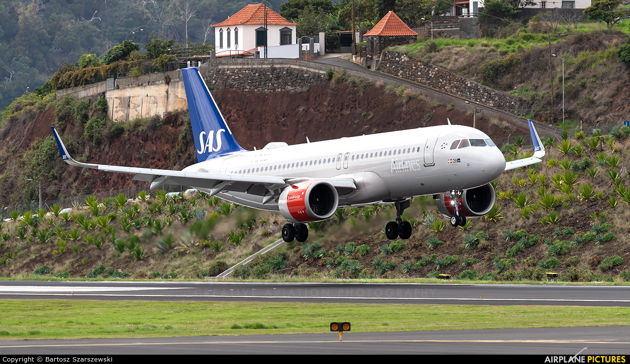 SAS - Scandinavian Airlines SE-ROB aircraft at Madeira