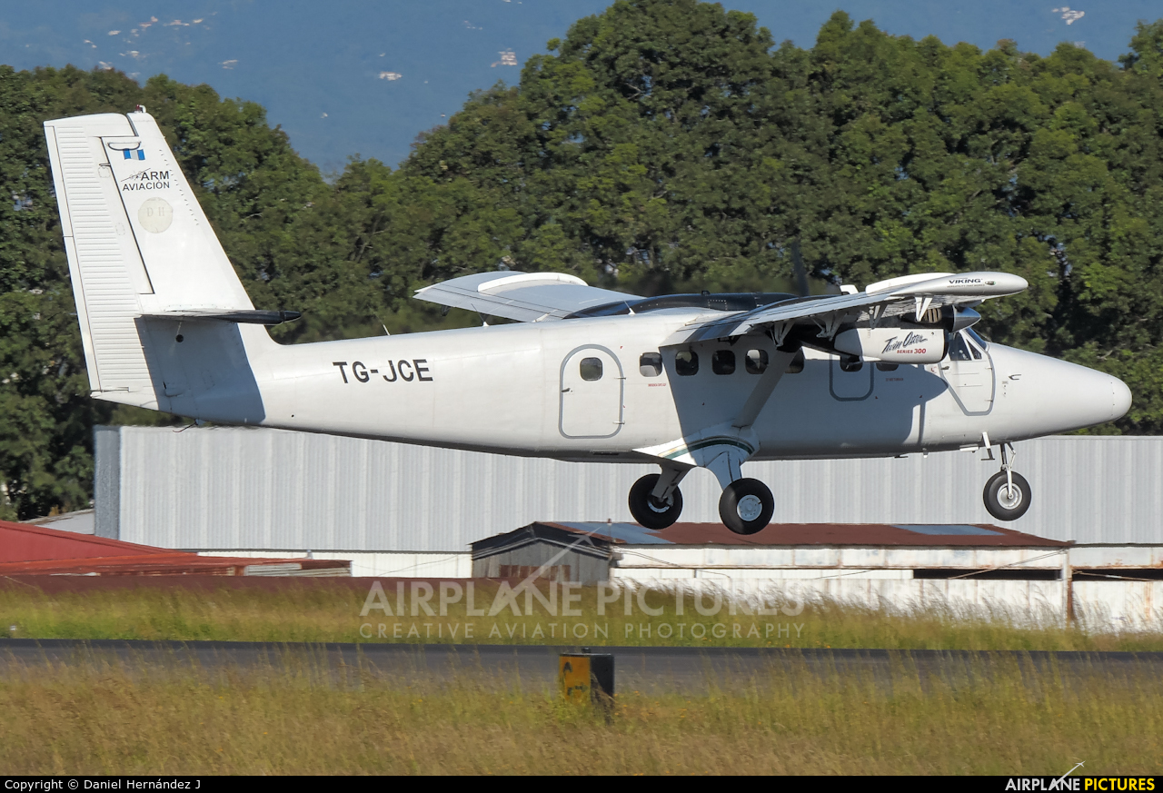 Private TG-JCE aircraft at Guatemala - La Aurora
