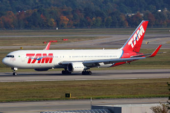 PT-MOA - TAM Boeing 767-300ER