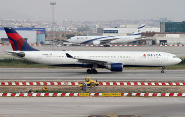 N816NW - Delta Air Lines Airbus A330-300