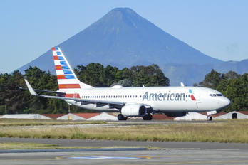 N936AN - American Airlines Boeing 737-800