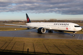 C-FITL - Air Canada Boeing 777-300ER