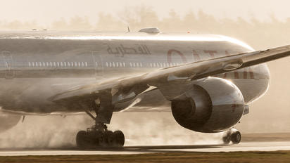 A7-BEN - Qatar Airways Boeing 777-300ER