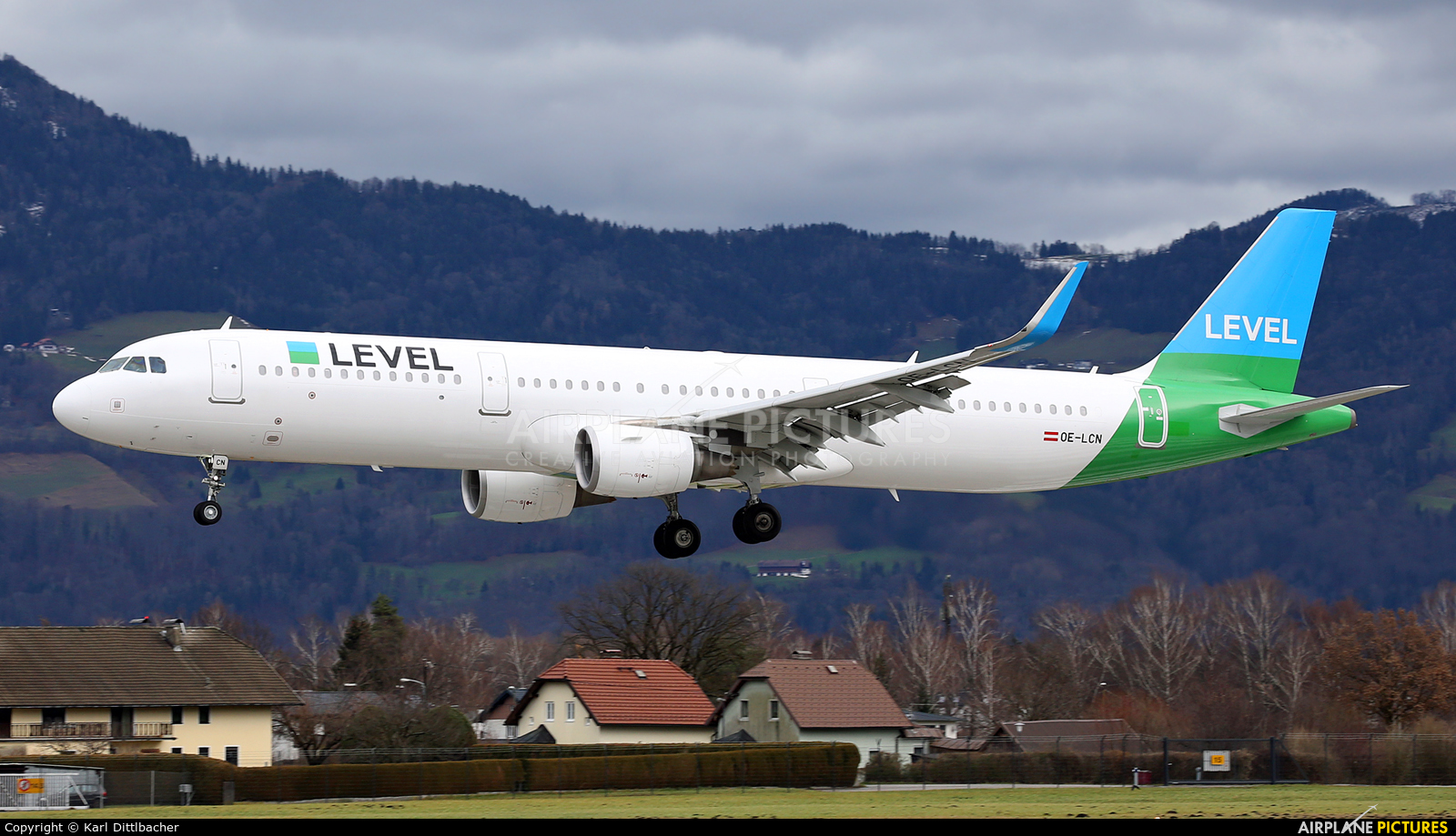 LEVEL OE-LCN aircraft at Salzburg