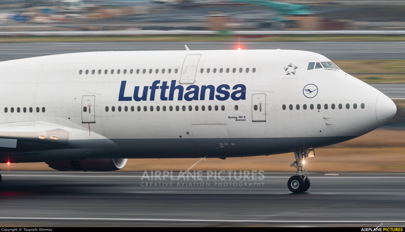 Lufthansa D-ABYR aircraft at Tokyo - Haneda Intl