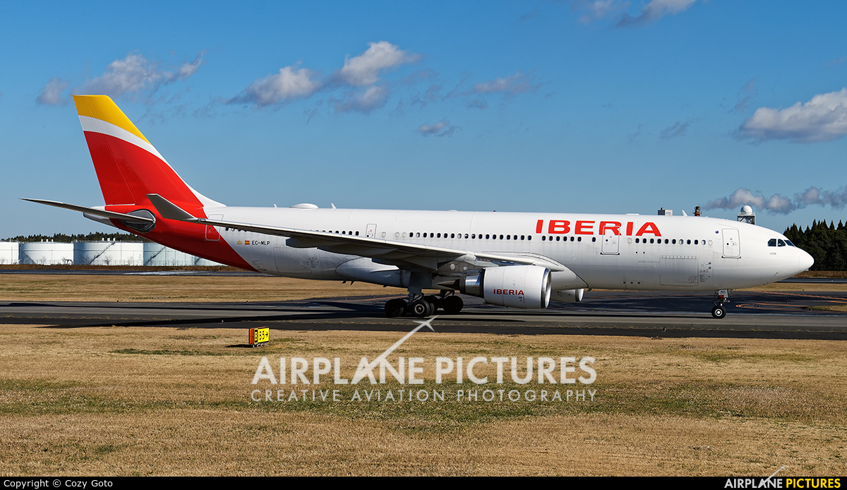 Iberia EC-MLP aircraft at Tokyo - Narita Intl