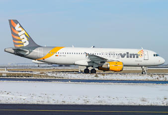 OO-TCX - VLM Airlines Airbus A320