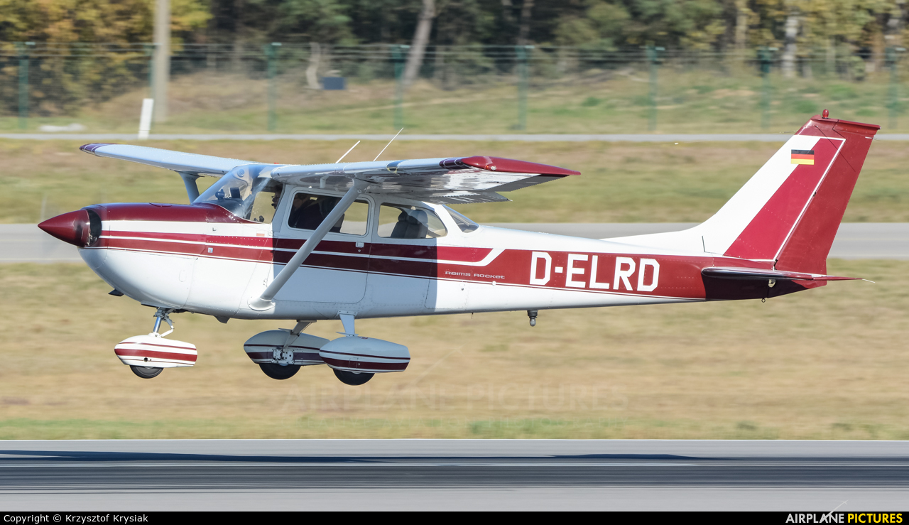 Private D-ELRD aircraft at Gdańsk - Lech Wałęsa