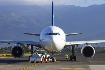 C-GLAT - Air Transat Airbus A310