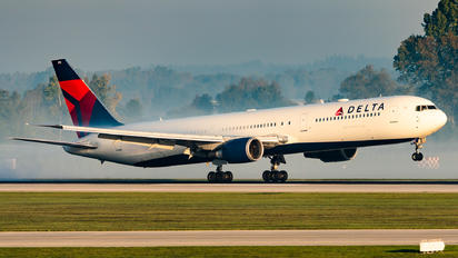 N839MH - Delta Air Lines Boeing 767-400ER