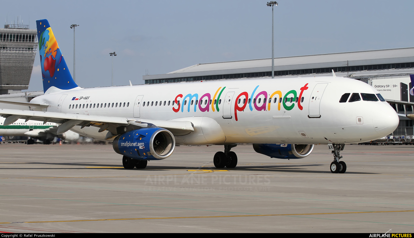 Small Planet Airlines SP-HAV aircraft at Warsaw - Frederic Chopin