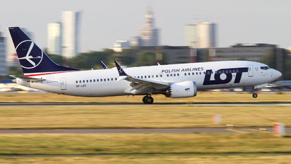 SP-LVC - LOT - Polish Airlines Boeing 737-8 MAX