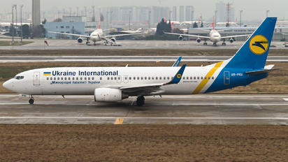 UR-PSU - Ukraine International Airlines Boeing 737-8AS