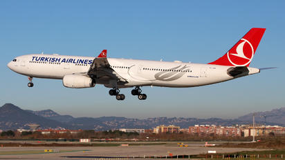 TC-JNH - Turkish Airlines Airbus A330-300