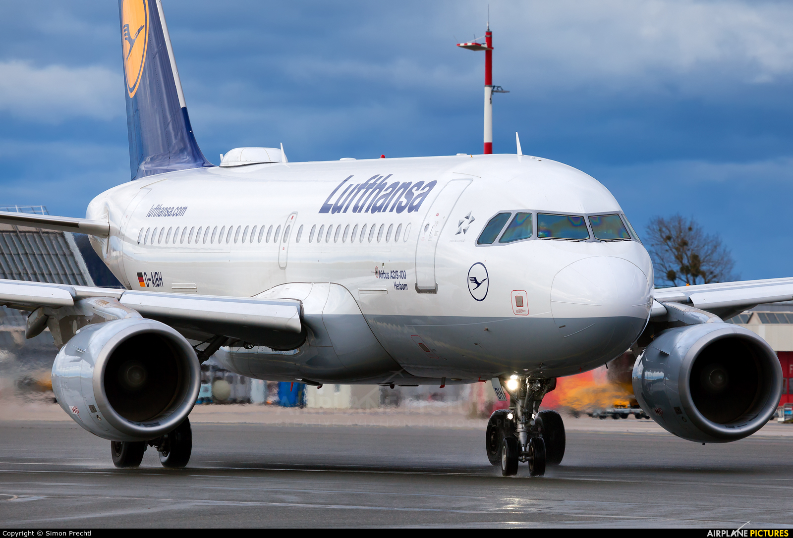 Lufthansa D-AIBH aircraft at Linz