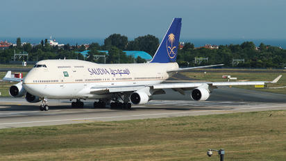 TF-AAD - Saudi Arabian Airlines Boeing 747-400