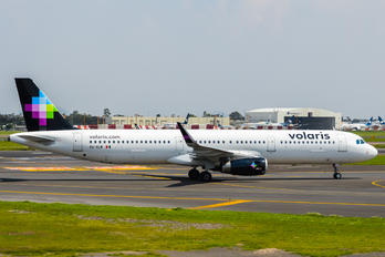 XA-VLW - Volaris Airbus A321