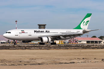 EP-MNT - Mahan Air Airbus A300