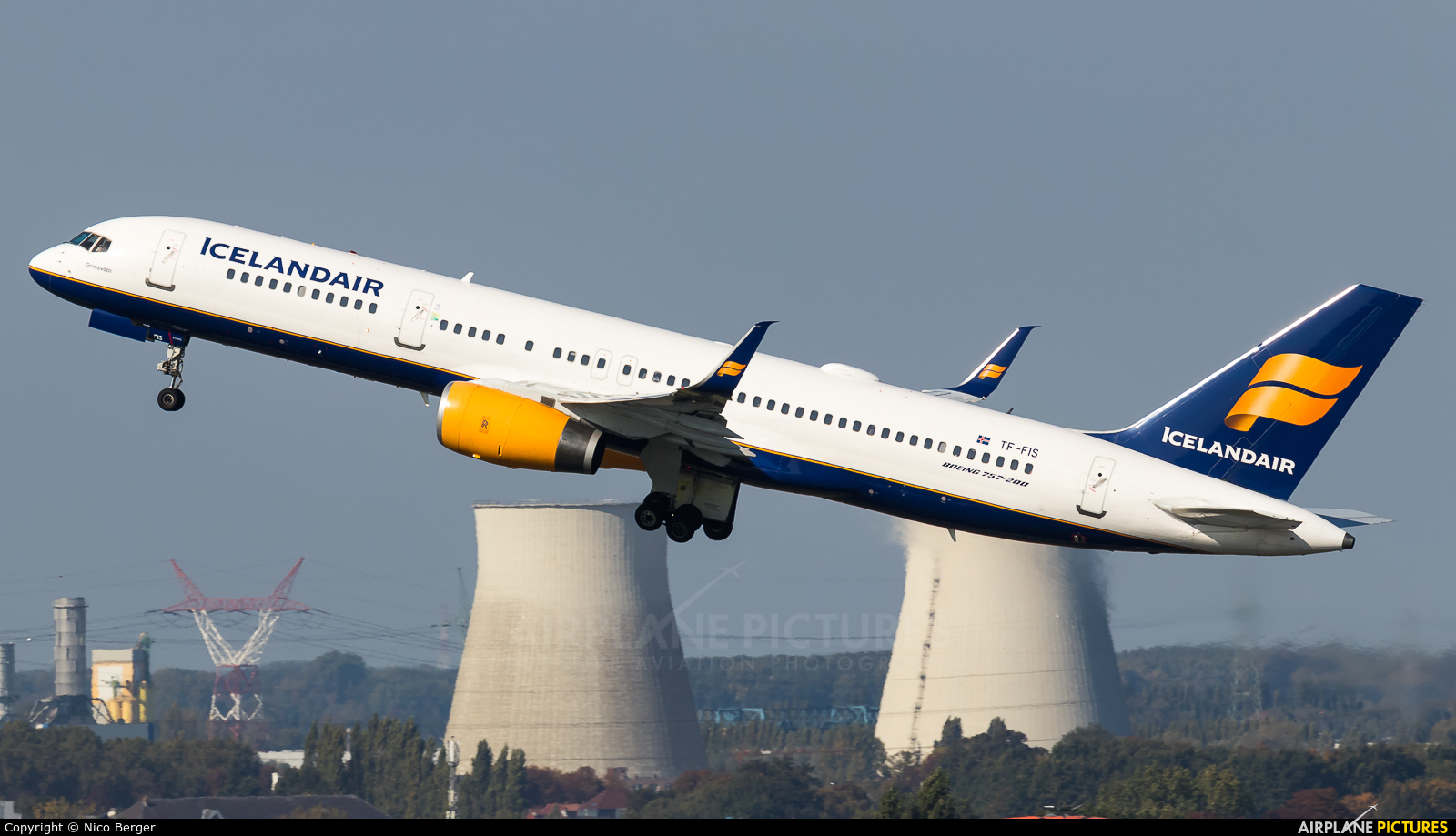 Icelandair TF-FIS aircraft at Brussels - Zaventem