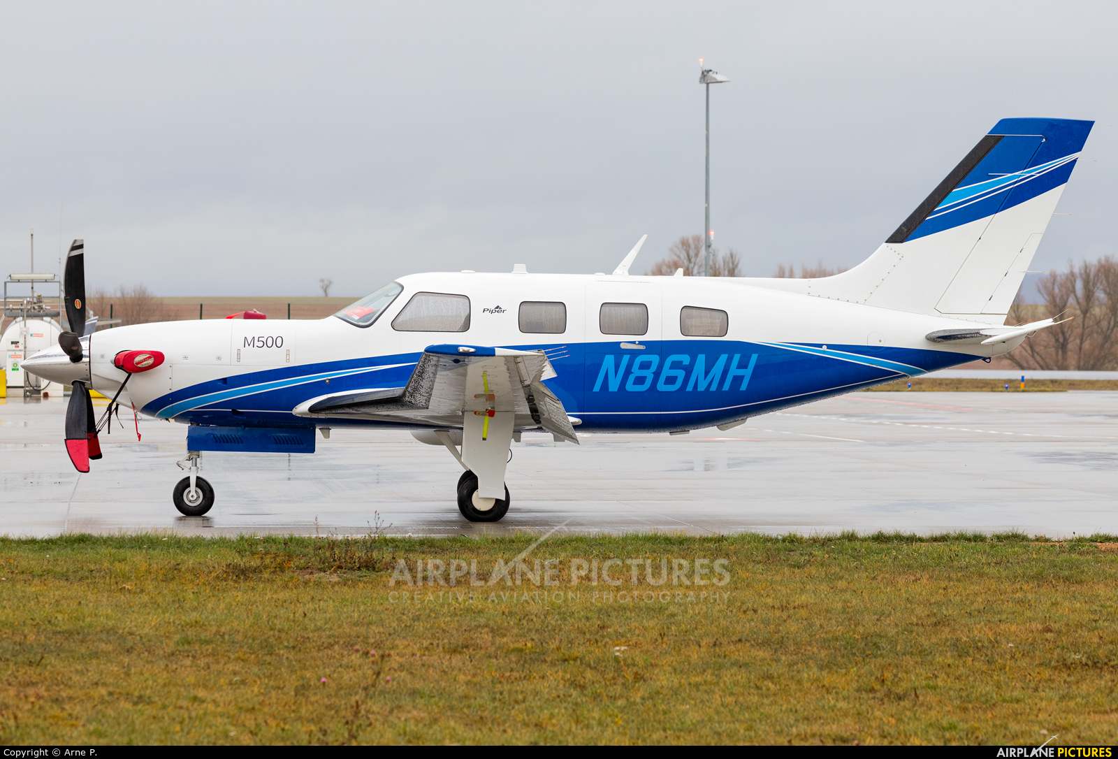 Private N86MH aircraft at Kassel-Calden