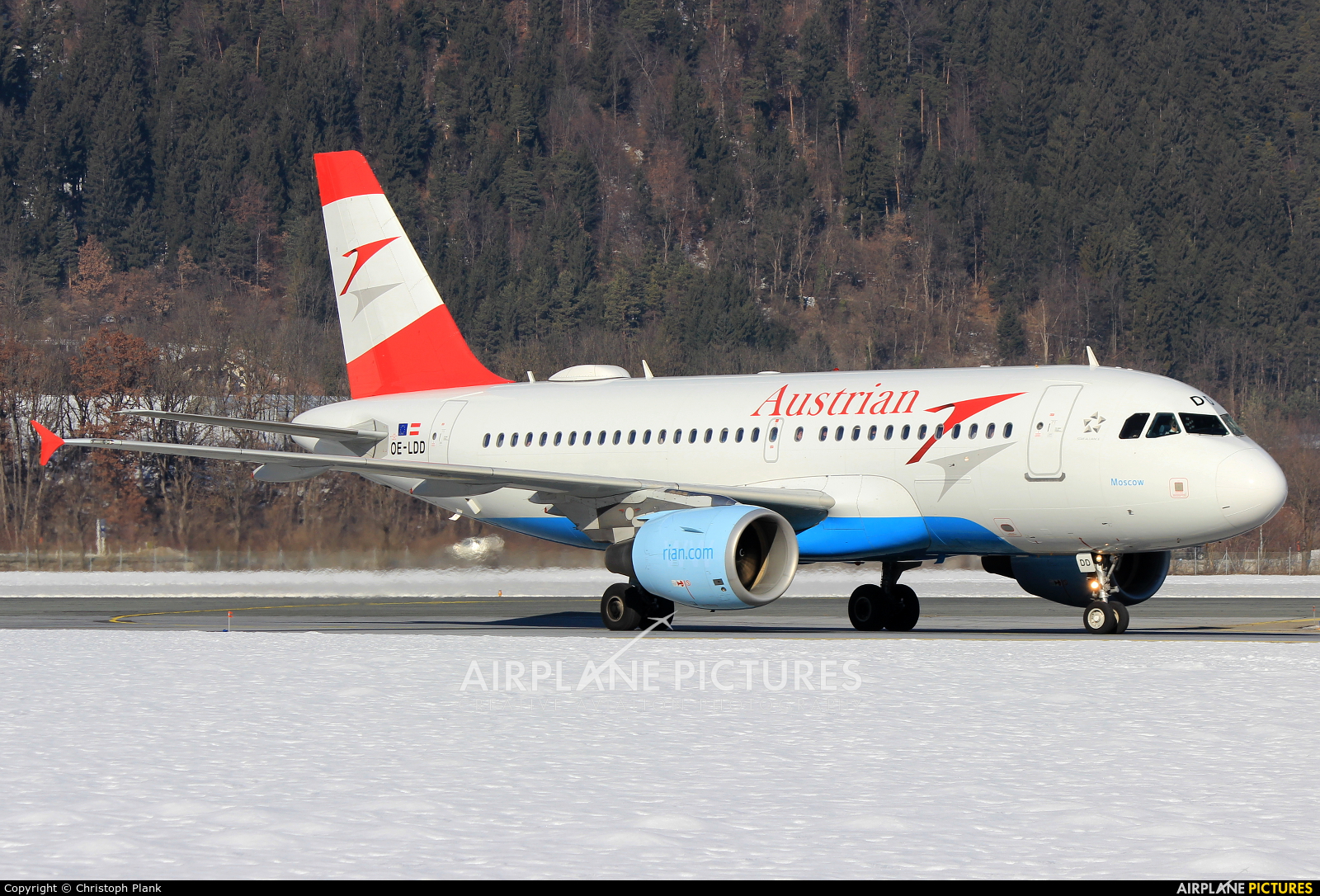 Austrian Airlines/Arrows/Tyrolean OE-LDD aircraft at Innsbruck