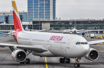 EC-LYF - Iberia Airbus A330-300