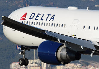 N832MH - Delta Air Lines Boeing 767-400ER