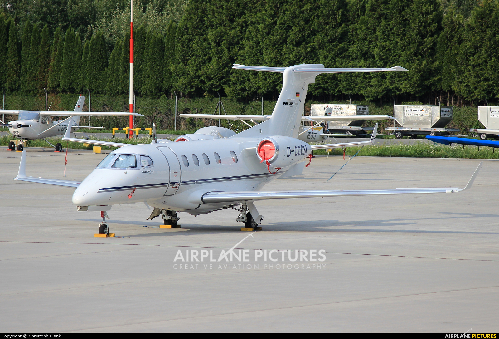 Starwings CS-PHA aircraft at Innsbruck