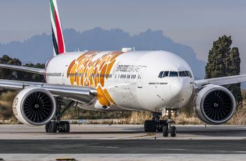 A6-EPO - Emirates Airlines Boeing 777-300ER