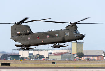MM81789 - Italy - Army Boeing CH-47F Chinook