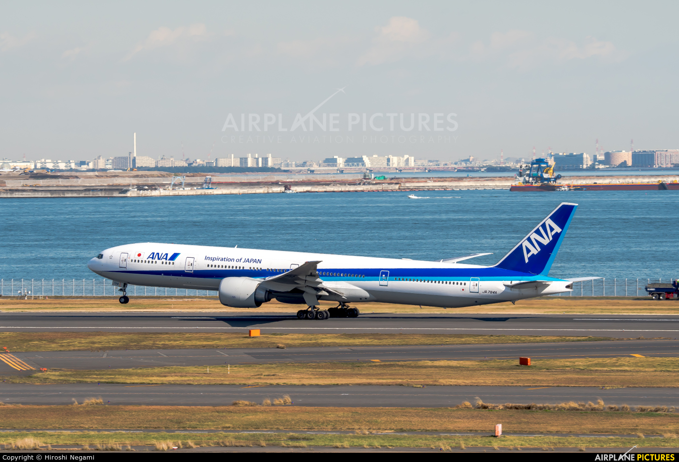 ANA - All Nippon Airways JA784A aircraft at Tokyo - Haneda Intl