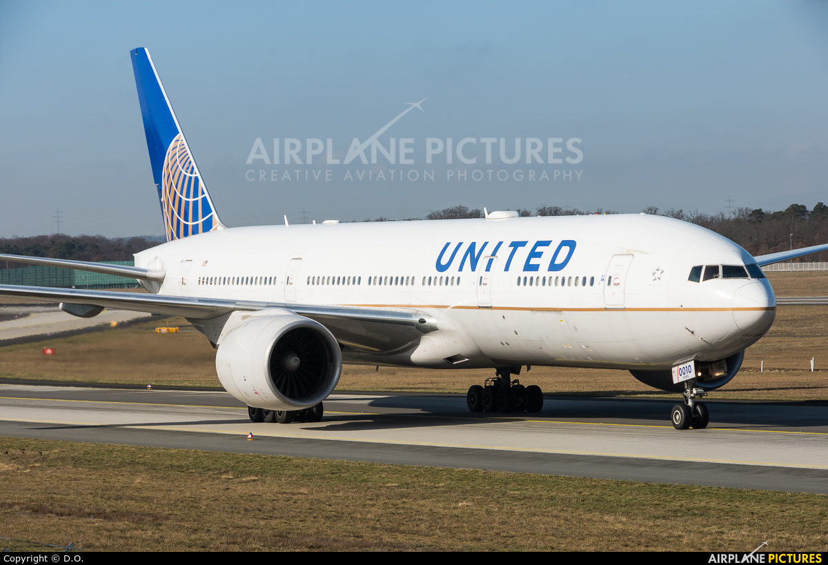 United Airlines N76010 aircraft at Frankfurt
