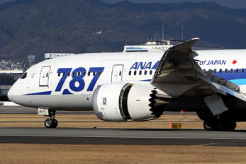 JA817A - ANA - All Nippon Airways Boeing 787-8 Dreamliner