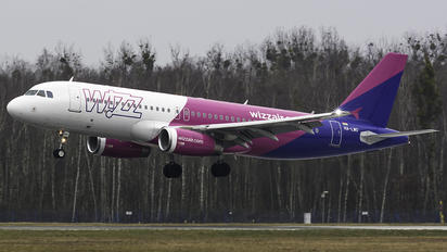 HA-LWO - Wizz Air Airbus A320