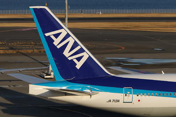 JA713A - ANA - All Nippon Airways Boeing 777-200