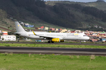 EC-MJR - Vueling Airlines Airbus A321