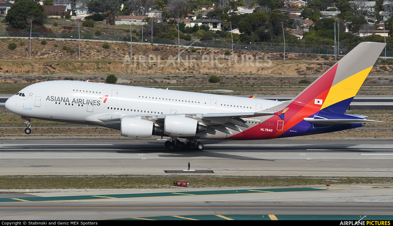 Asiana Airlines HL7640 aircraft at Los Angeles Intl