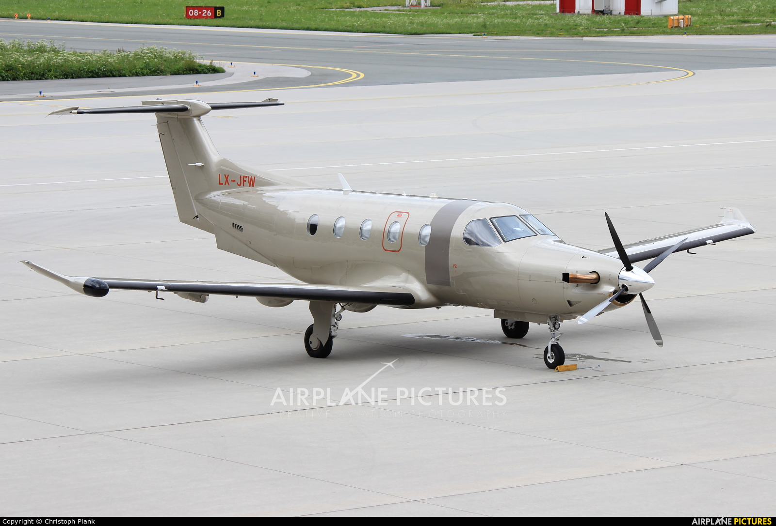Jetfly Aviation LX-JFW aircraft at Innsbruck