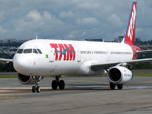 PT-MXL - TAM Airbus A321